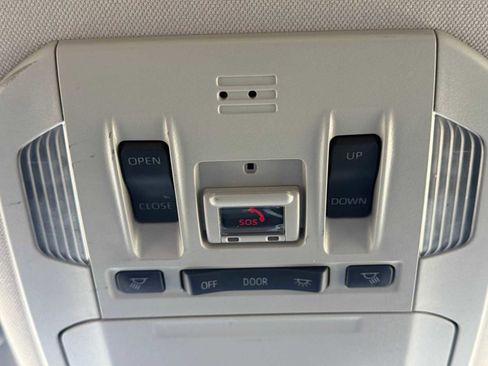 Used 2022 Toyota Highlander XLE image 37