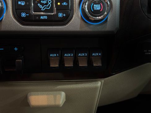 Used 2016 Ford F250 Lariat w/ Chrome Package AWD/4WD image 6