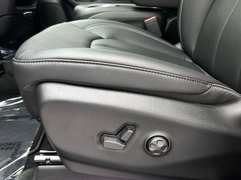 New 2026 Chrysler Pacifica Select image 18