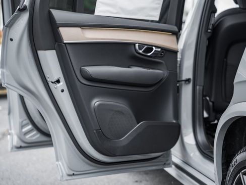 New 2026 Volvo XC90 B6 Plus w/ Protection Package Premier image 34