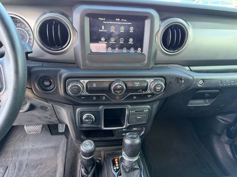 Used 2022 Jeep Wrangler Unlimited Sport AWD/4WD image 22