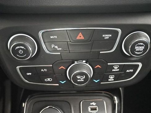 Used 2018 Jeep Compass Limited w/ Navigation Group image 42