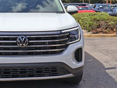 Used 2024 Volkswagen Atlas SE image 15