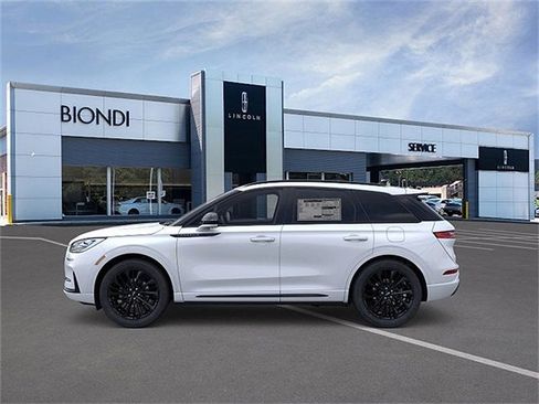 New 2026 Lincoln Corsair Reserve w/ Jet Appearance Package AWD/4WD image 3