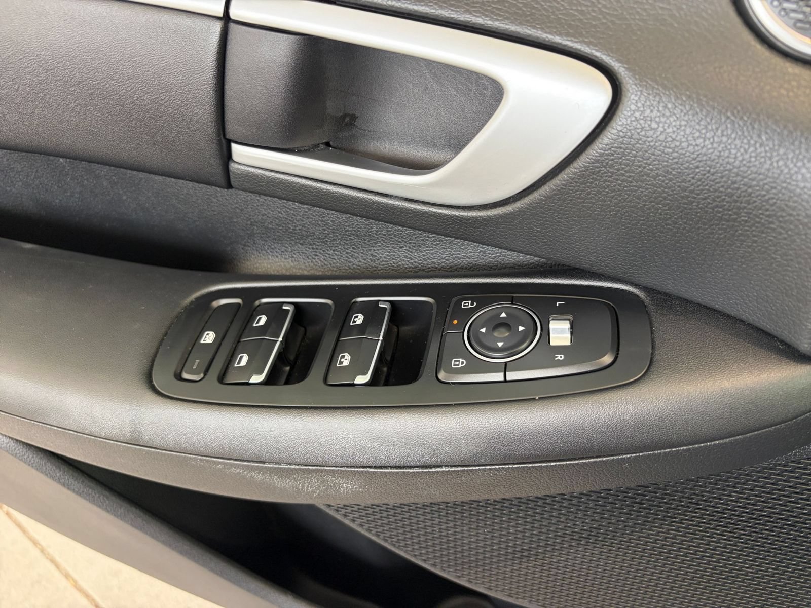 Used 2025 Hyundai Sonata SEL FWD image 18