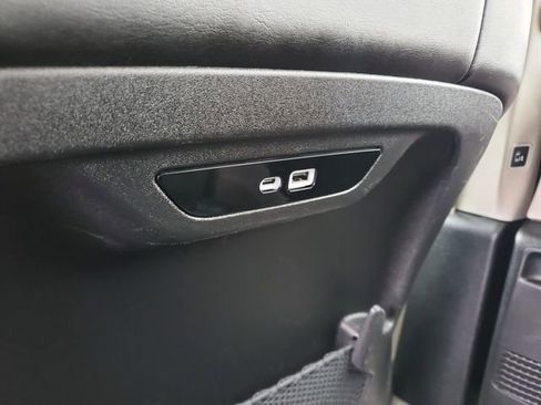 Certified 2024 Chrysler Pacifica Touring-L image 27