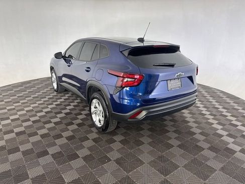 Used 2024 Chevrolet Trax LS w/ LS Convenience Package FWD image 7
