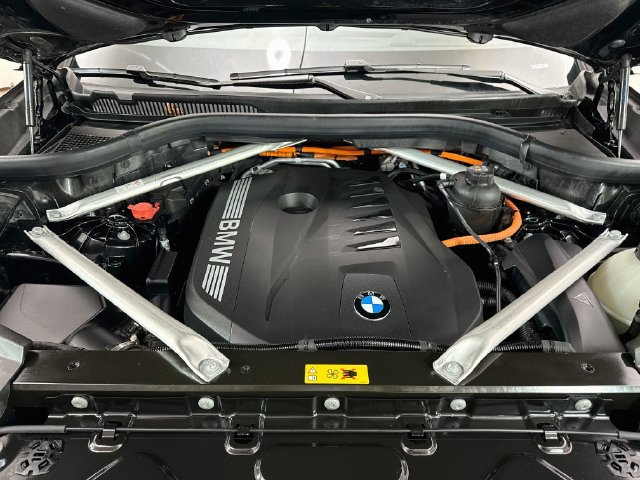 Used 2024 BMW X5 xDrive50e w/ Premium Package AWD/4WD image 31