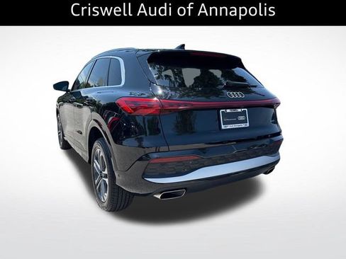 Certified 2025 Audi Q5 Premium w/ Convenience Package AWD/4WD image 5