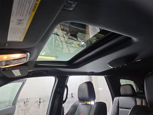 Used 2024 Dodge Durango GT image 32