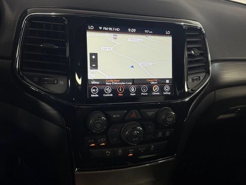Used 2022 Jeep Grand Cherokee Laredo X AWD/4WD image 19