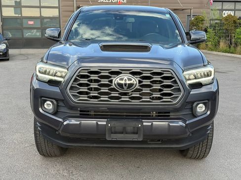Used 2020 Toyota Tacoma TRD Sport image 11