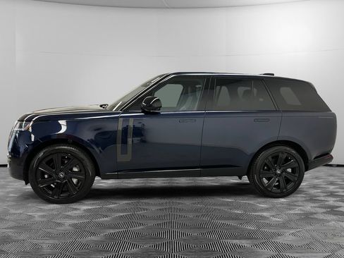 Used 2023 Land Rover Range Rover SE AWD/4WD image 2