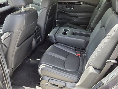 Certified 2024 Honda Pilot Touring image 11