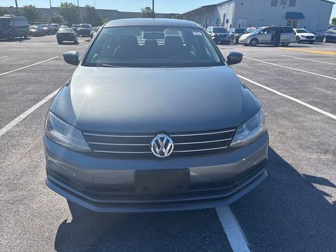 Used 2017 Volkswagen Jetta S FWD image 2
