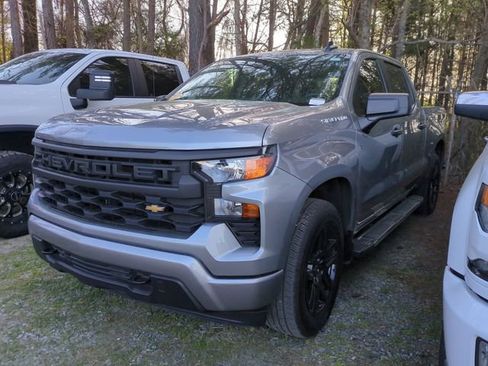 Used 2024 Chevrolet Silverado 1500 Custom image 2