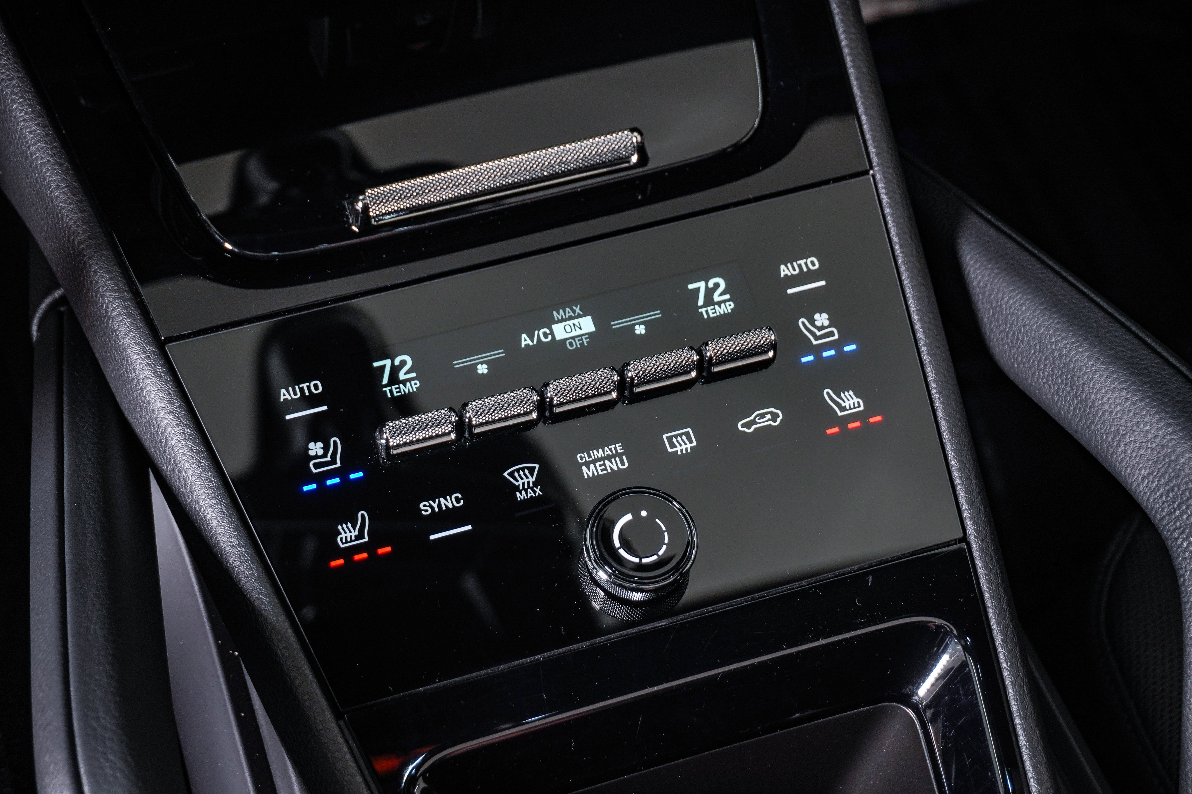 Certified 2026 Porsche Cayenne AWD/4WD image 24