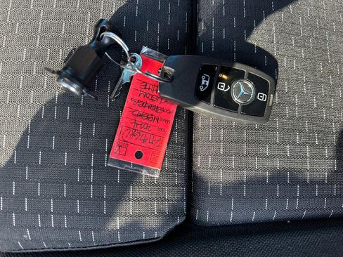 Used 2024 Mercedes-Benz Sprinter 3500 image 34