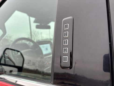 Used 2022 Ford F150 Lariat image 27