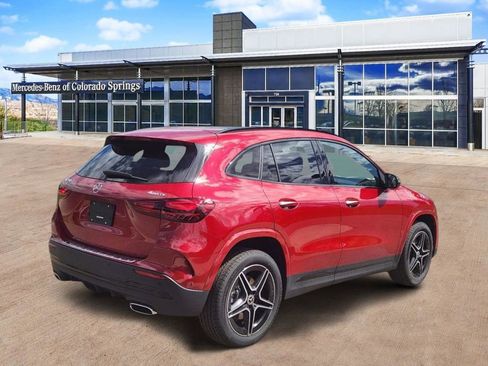 Used 2025 Mercedes-Benz GLA 250 4MATIC image 5