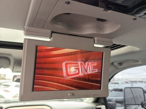 Used 2015 GMC Sierra 2500 Denali w/ Duramax Plus Package image 16