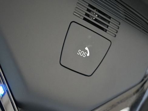 Used 2025 BMW 330i Sedan image 23