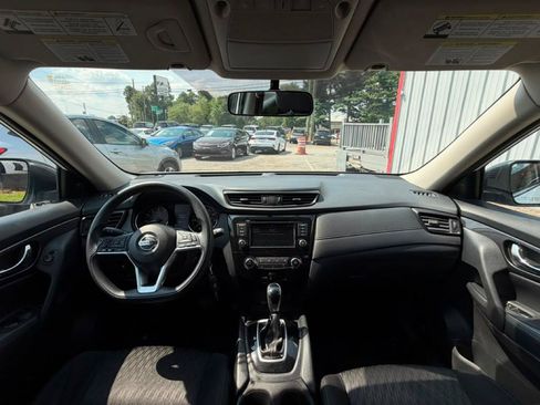 Used 2018 Nissan Rogue S FWD image 19