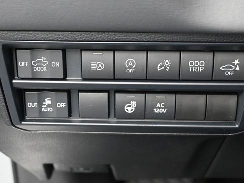 Used 2024 Toyota Tundra Platinum image 15