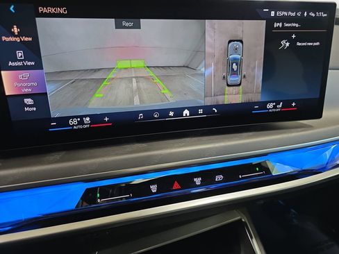 Used 2025 BMW 740i image 24