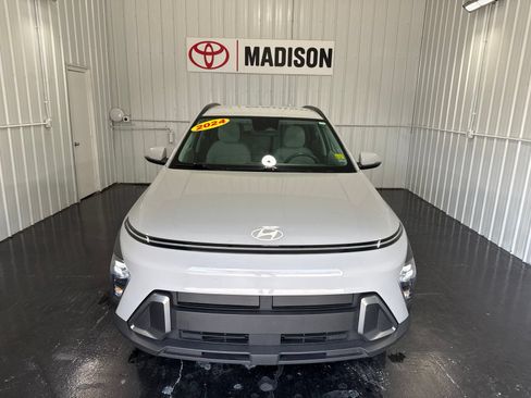 Used 2024 Hyundai Kona SEL AWD/4WD image 7