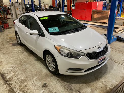 Used 2015 Kia Forte LX w/ Popular Package image 3