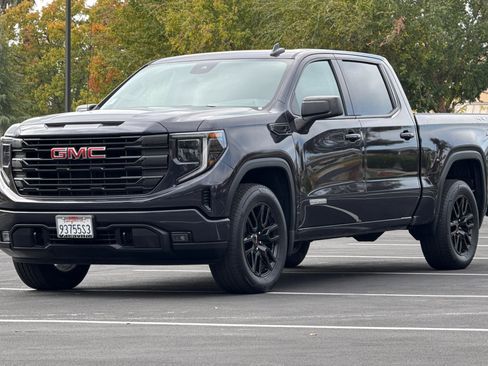 Used 2023 GMC Sierra 1500 Elevation image 9