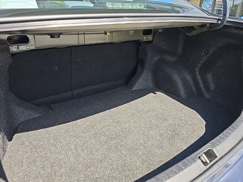Used 2017 Toyota Corolla LE w/ Carpet Mat Package (TMS) FWD image 33