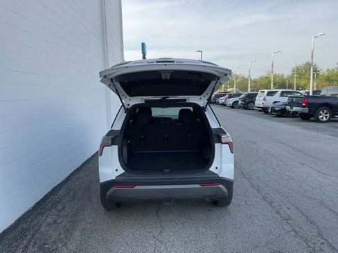 Used 2025 Chevrolet Equinox LT image 8