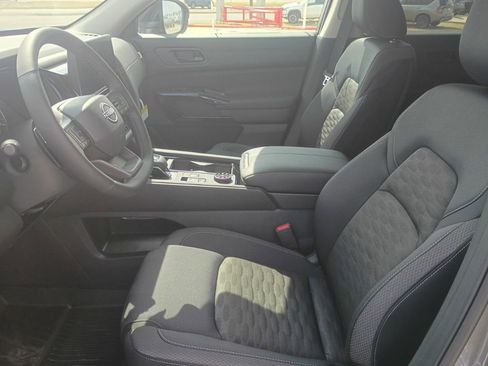 New 2026 Nissan Pathfinder SV image 24