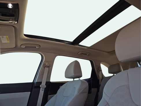 Certified 2025 Kia Sorento S w/ Panoramic Sunroof Package FWD image 20