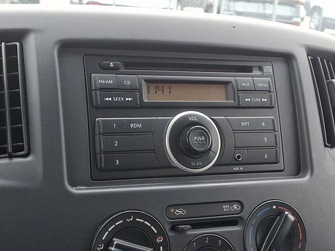 Used 2015 Nissan NV200 S image 16