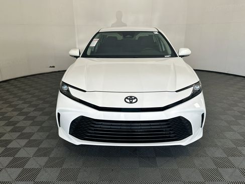 Used 2025 Toyota Camry LE FWD image 8