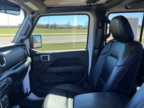 Certified 2021 Jeep Gladiator Overland w/ Popular Equipment Package image 21