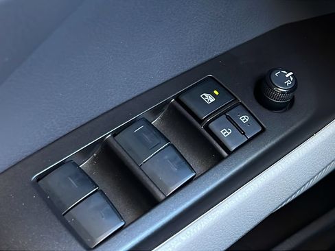 Used 2024 Toyota Camry SE w/ Convenience Package FWD image 18