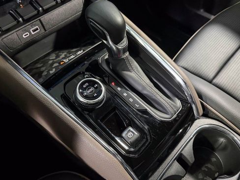 Used 2023 GMC Canyon Denali image 29