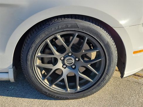 Used 2014 Ford Mustang GT image 7