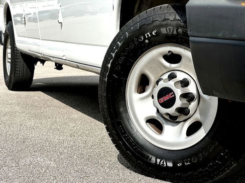 Used 2022 GMC Savana 3500 Extended w/ Driver Convenience Package RWD image 2