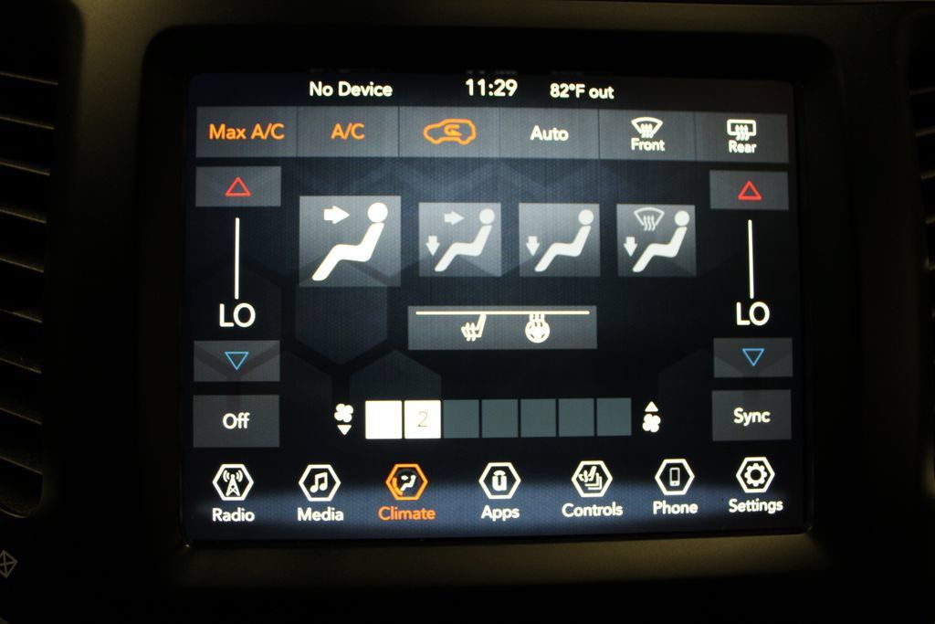 Certified 2021 Jeep Cherokee Latitude Lux w/ Sun & Sound Group AWD/4WD image 17
