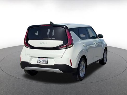 Used 2025 Kia Soul LX w/ LX Technology Package FWD image 14