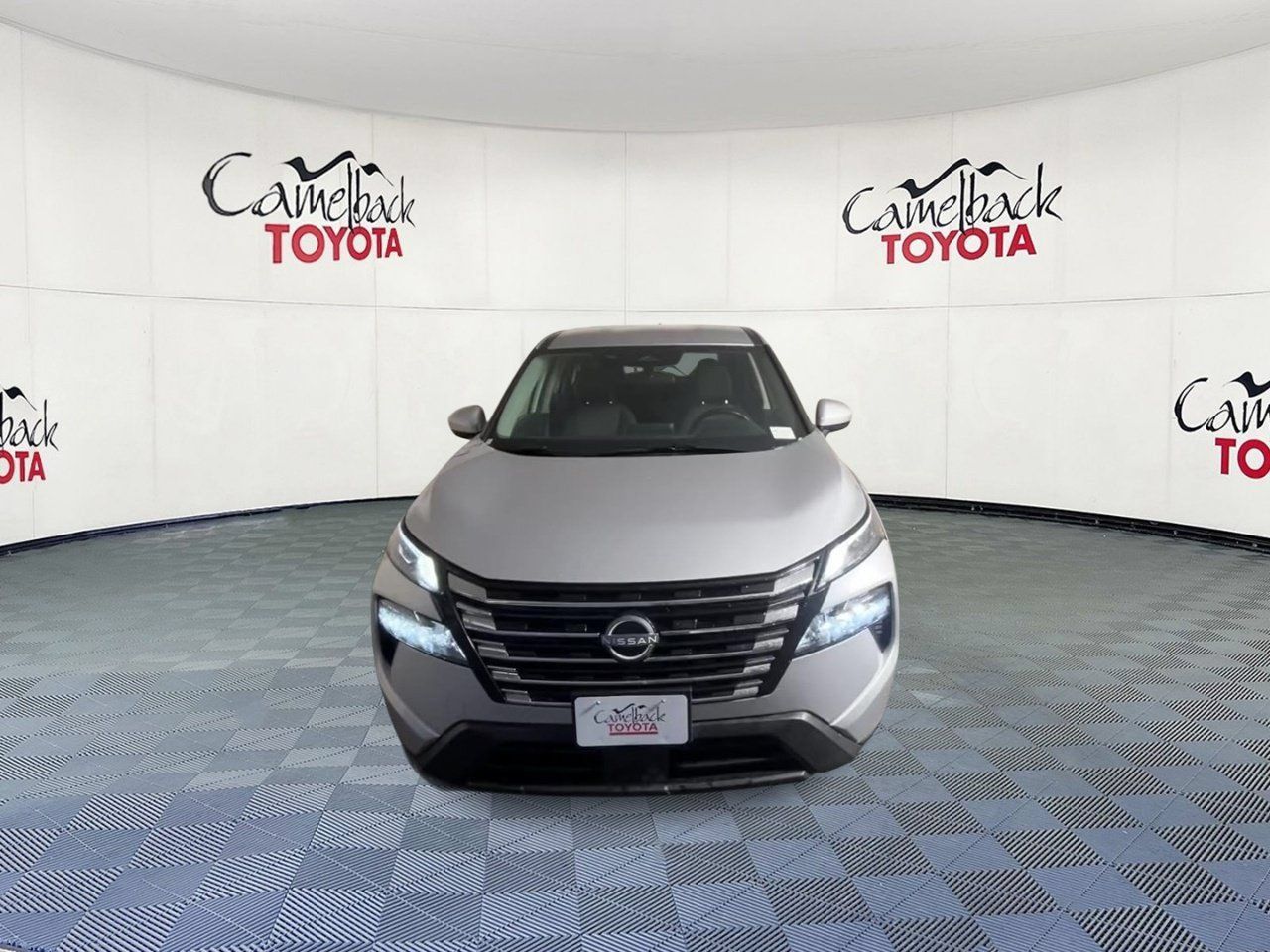 Used 2025 Nissan Rogue SV FWD image 5