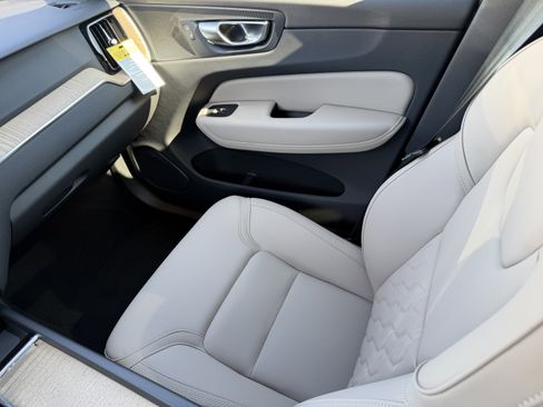 New 2026 Volvo XC60 B5 Core w/ Protection Package image 15