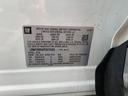 Used 2023 Buick Envision Essence image 29