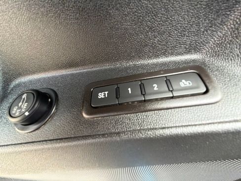 Used 2021 Chevrolet Equinox LT FWD image 34