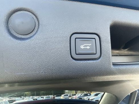 Used 2024 Chevrolet Equinox LT image 12